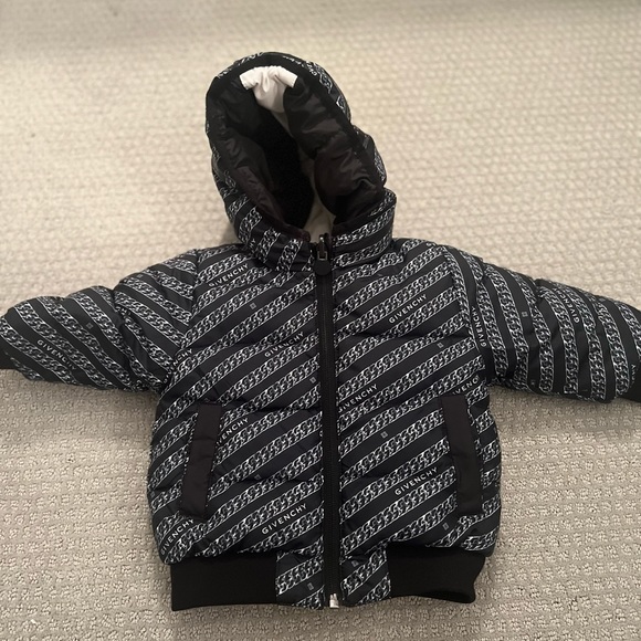 *AUTHENTIC* - Picture 3 of 5